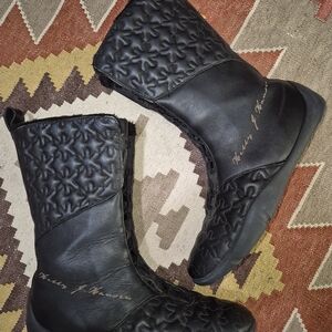 🔥Helly Hansen 7 38 Women's Quilted Snowflake Leather Waterproof Insulated Boots